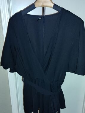 SHEIN Black V-Neck Wrap Top with Tie